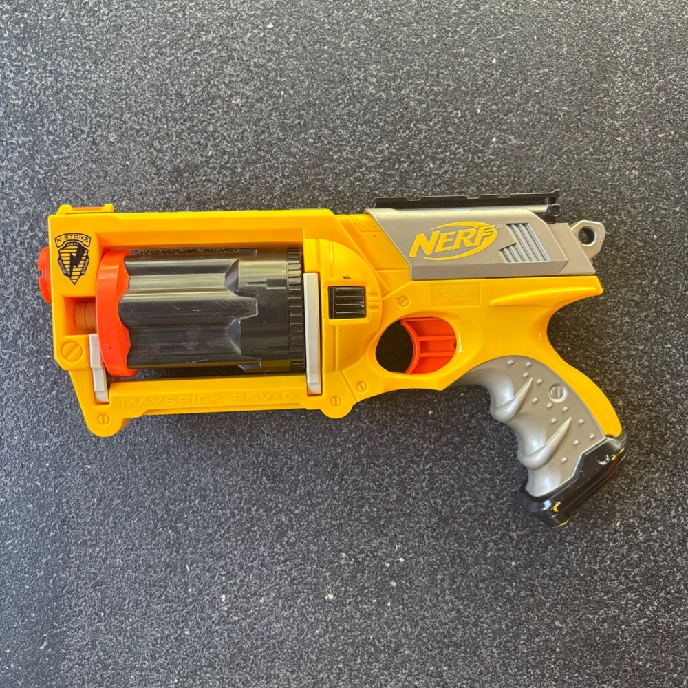 Nerf Maverick REV-6 Yellow Gray‎ Toy Blaster Gun Revolver Kids - Picture 3 of 5